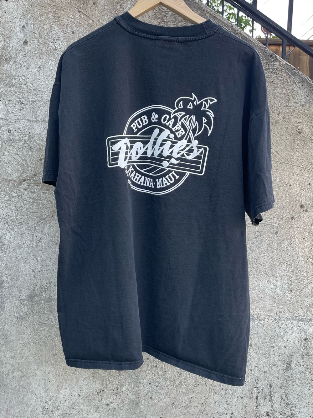 Vintage 90s Hanes Beefy tee Dollies Pub & Cafe Maui heavyweight t shirt XXL